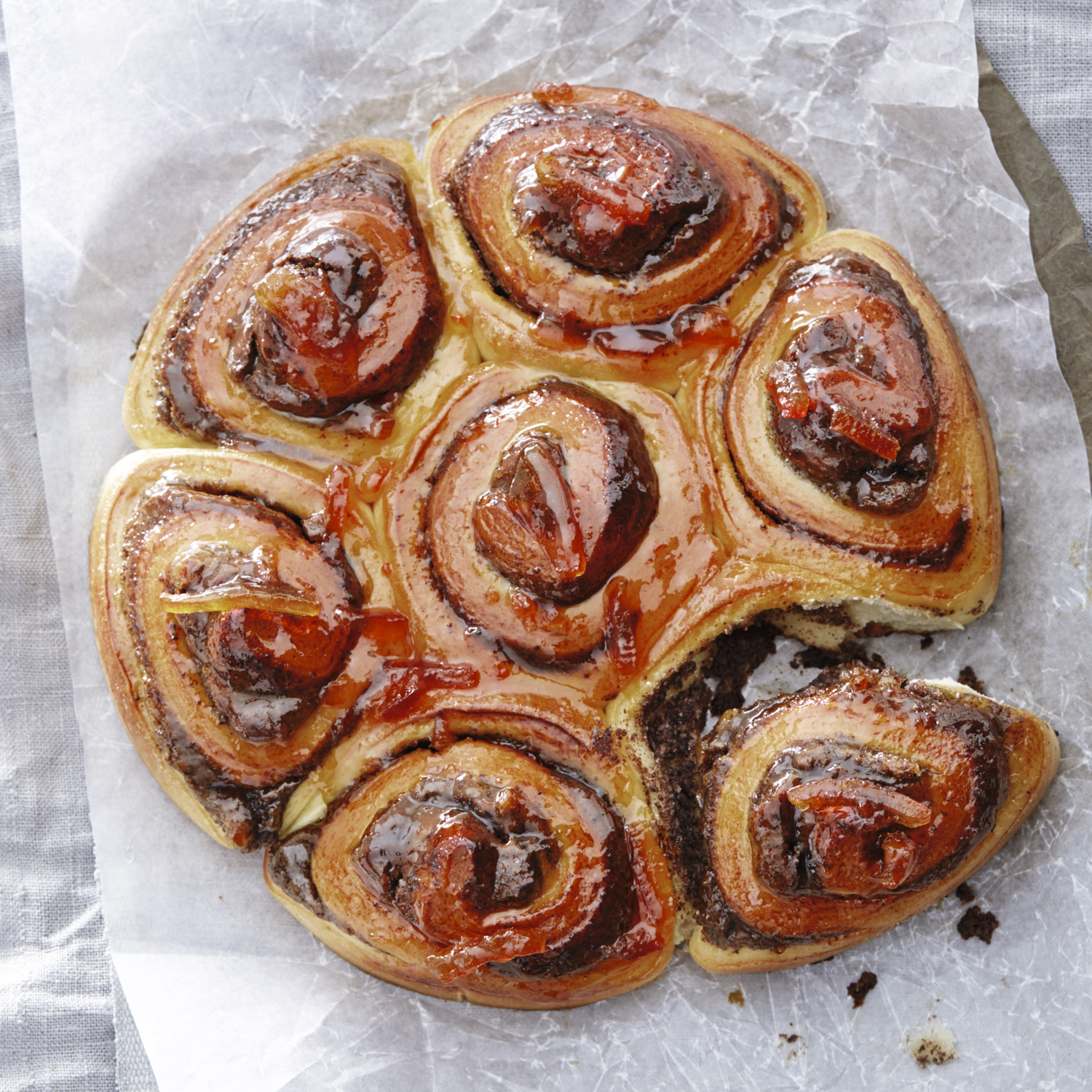 Rollkuchen mit Mohn und Bitterorange