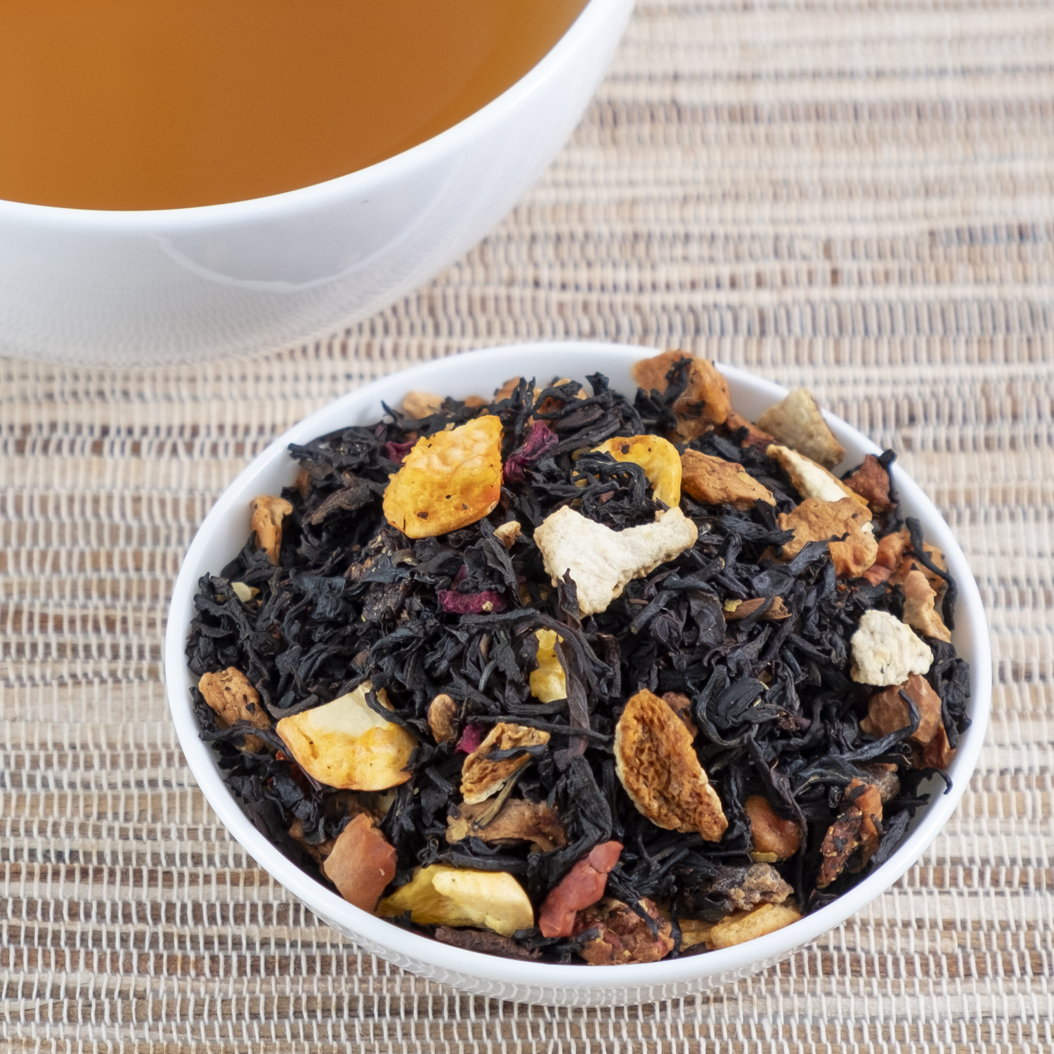 Apricot Kernel Tea Black tea, apricots-passion fruit-grenadine - schwarzenbach.ch